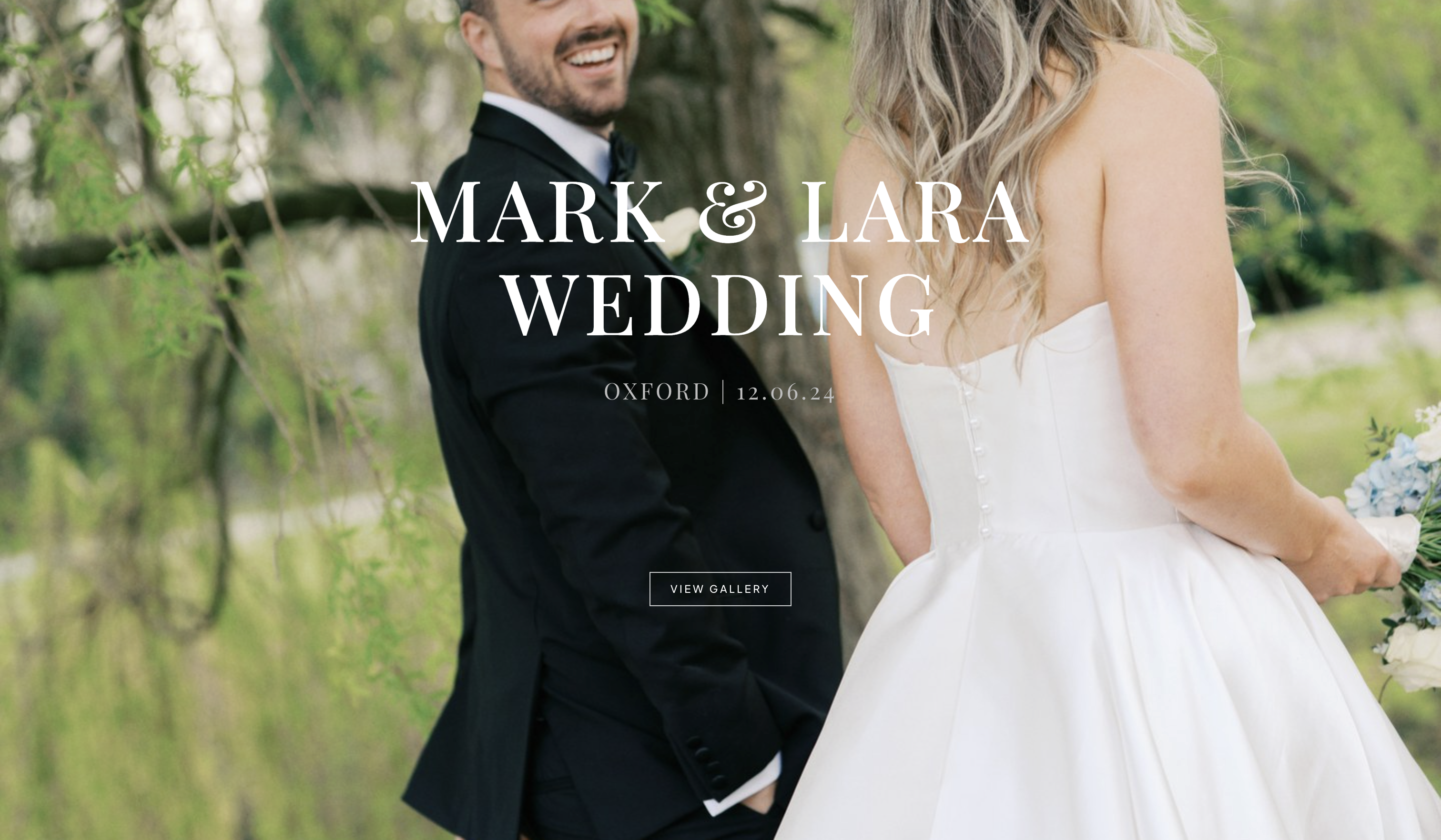ArtCloud full-screen wedding gallery on mobile